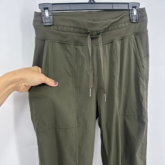 Lululemon Dance Studio Mid-Rise Cropped Pant size 4 green casual lightweight - Picture 3 of 10